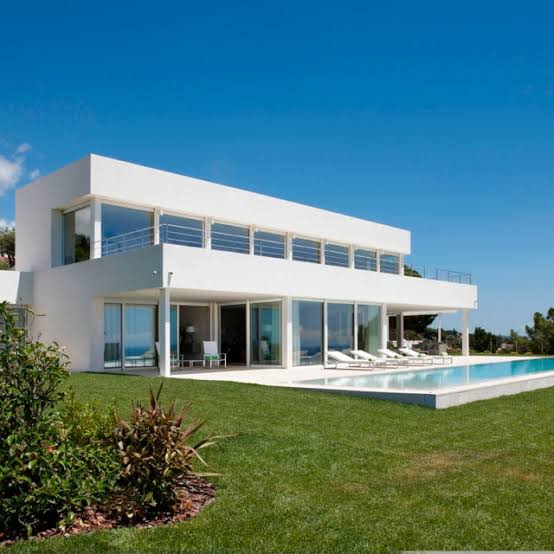 What Does a Lawyer Check Before Purchasing Real Estate and What Issues Can Be Identified Before the Transaction?